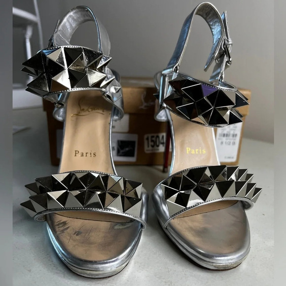 Christian Louboutin Specchio Miziggoo 120 Silver Spiked Pumps Size 38.5 w/Box - Picture 4 of 9